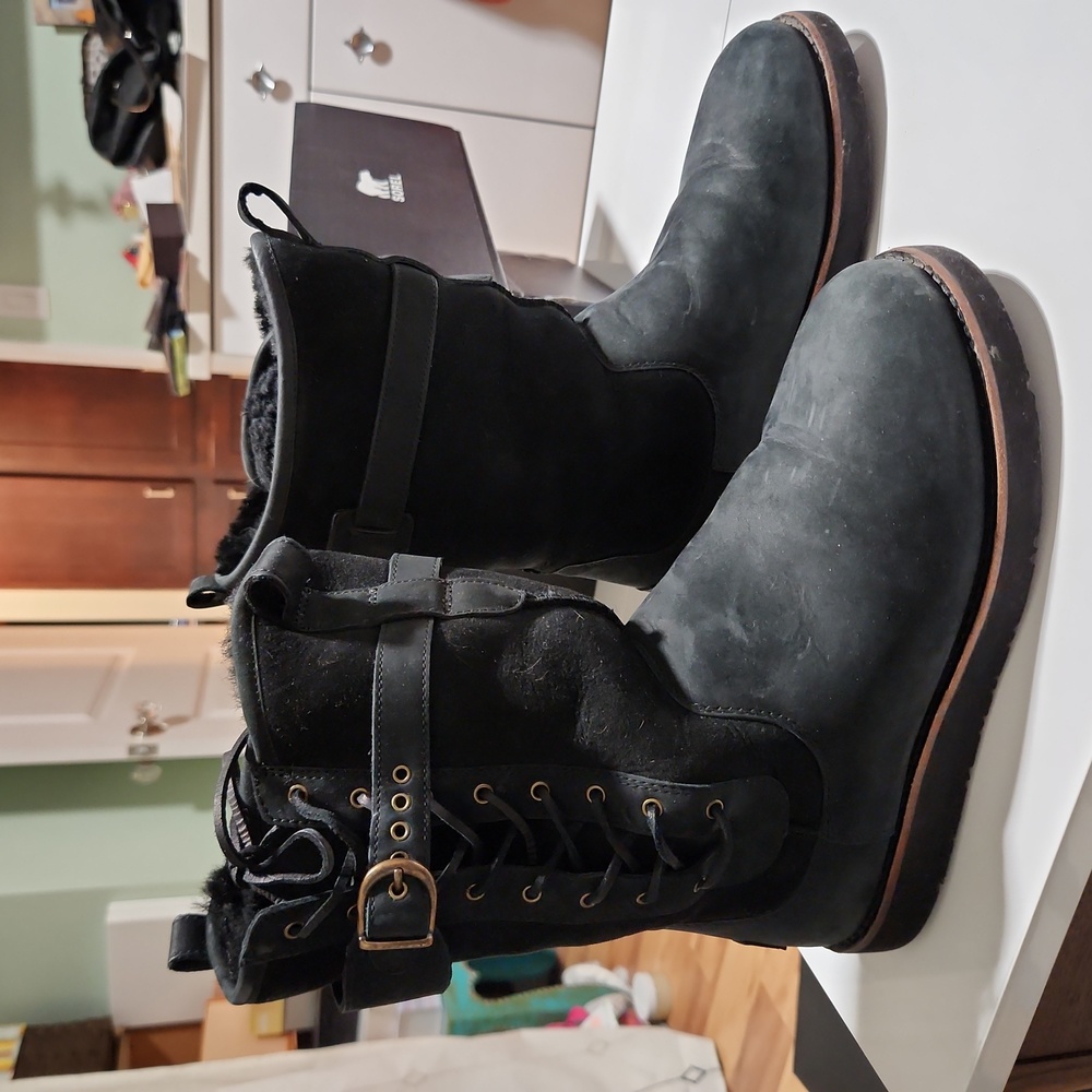 Ugg Amelia Boot